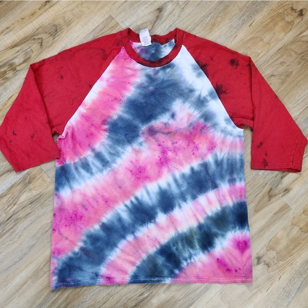 💜Red & Black Tie Dye Raglan Baseball Sleeve Top Youth Medium